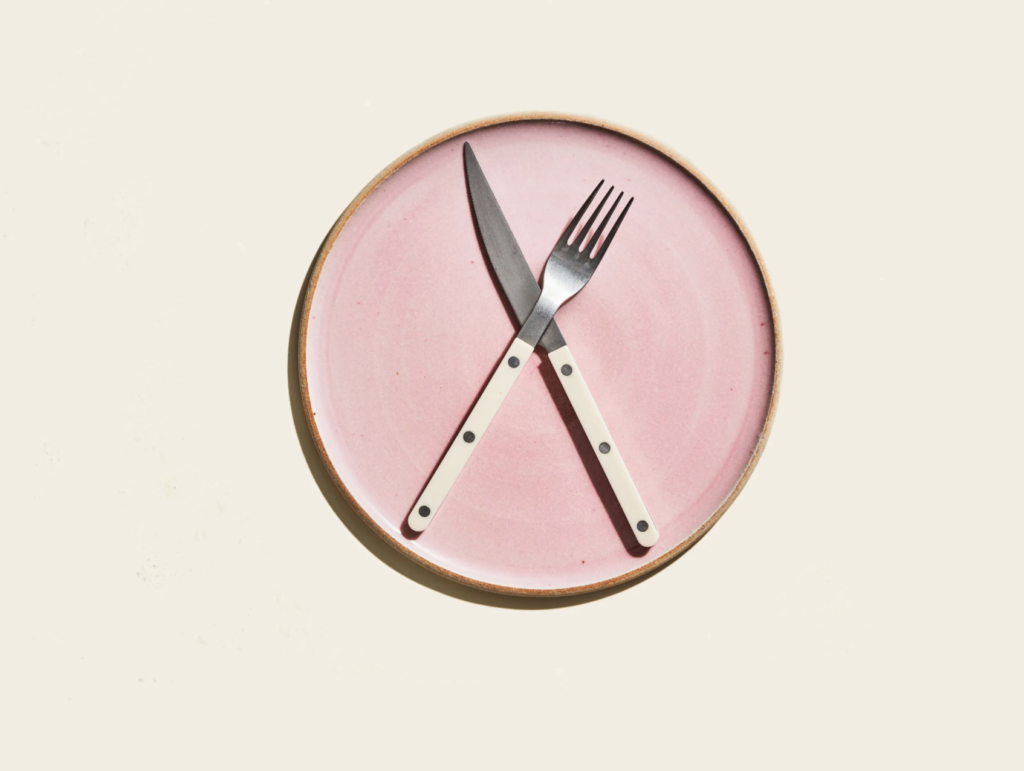 clock with fork and knife